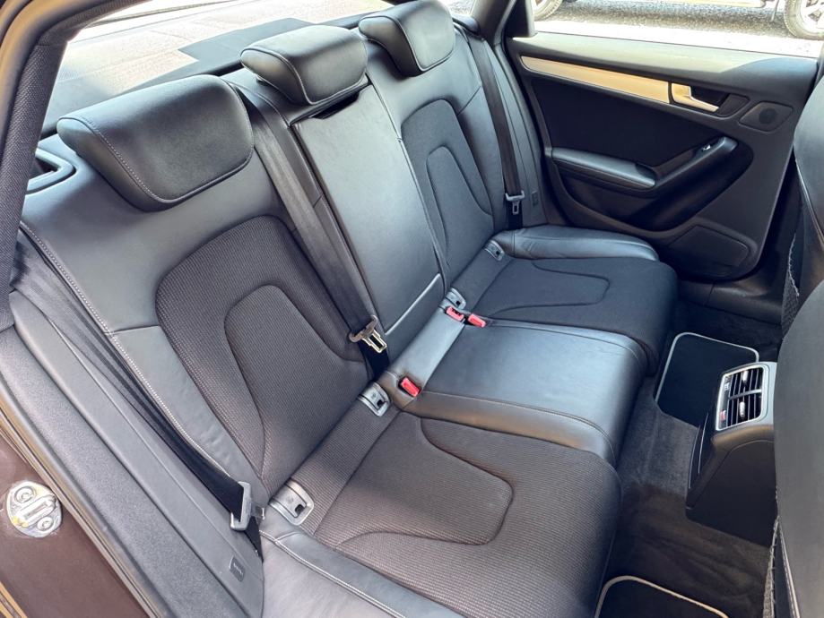 
								Audi A4 2,0 TDI Sport,3X S Line full									