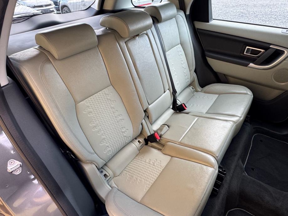 
								Land Rover Discovery Sport 2,0 TD4 SE AWD full									