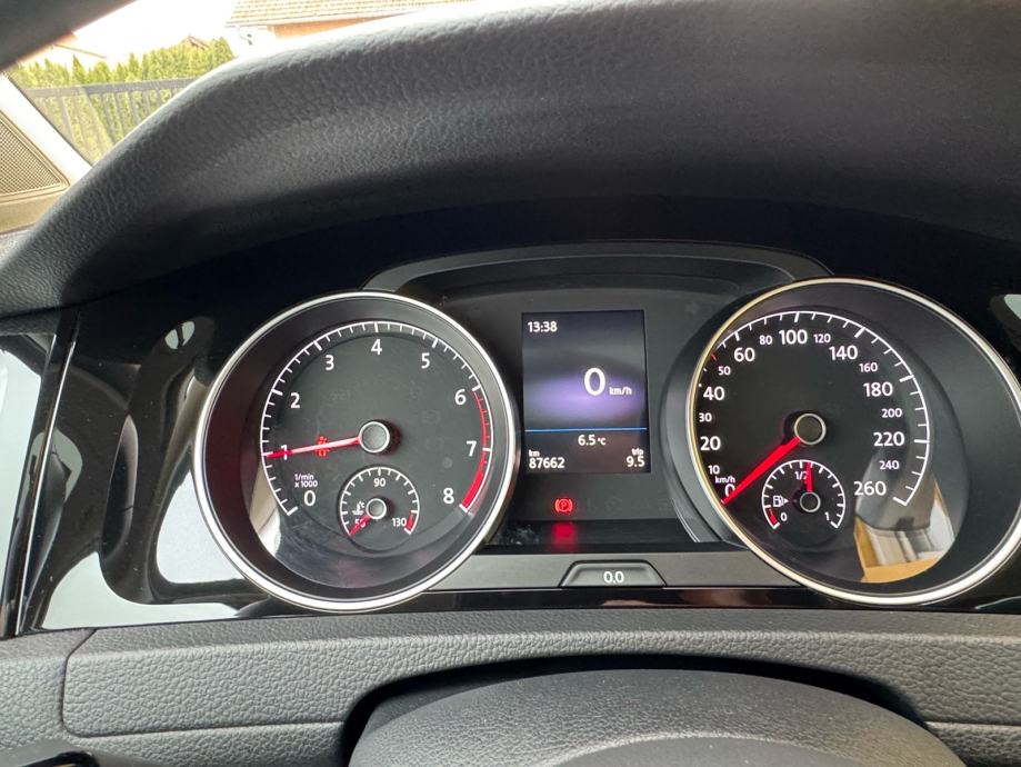 
								VW Golf 7 1,5 TSI Highline,Matrix,ACC,Panorama full									