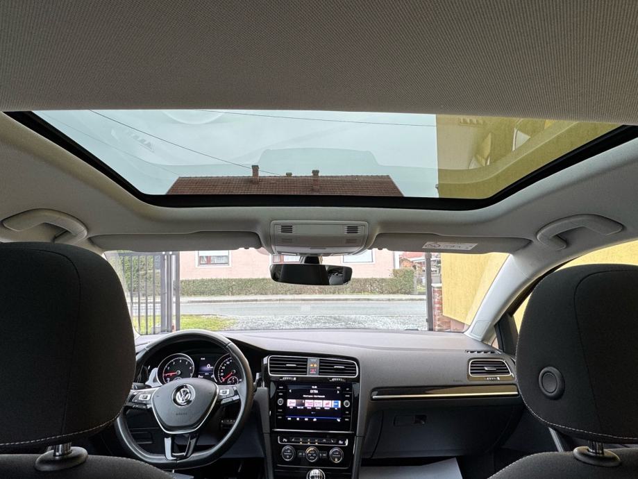 
								VW Golf 7 1,5 TSI Highline,Matrix,ACC,Panorama full									