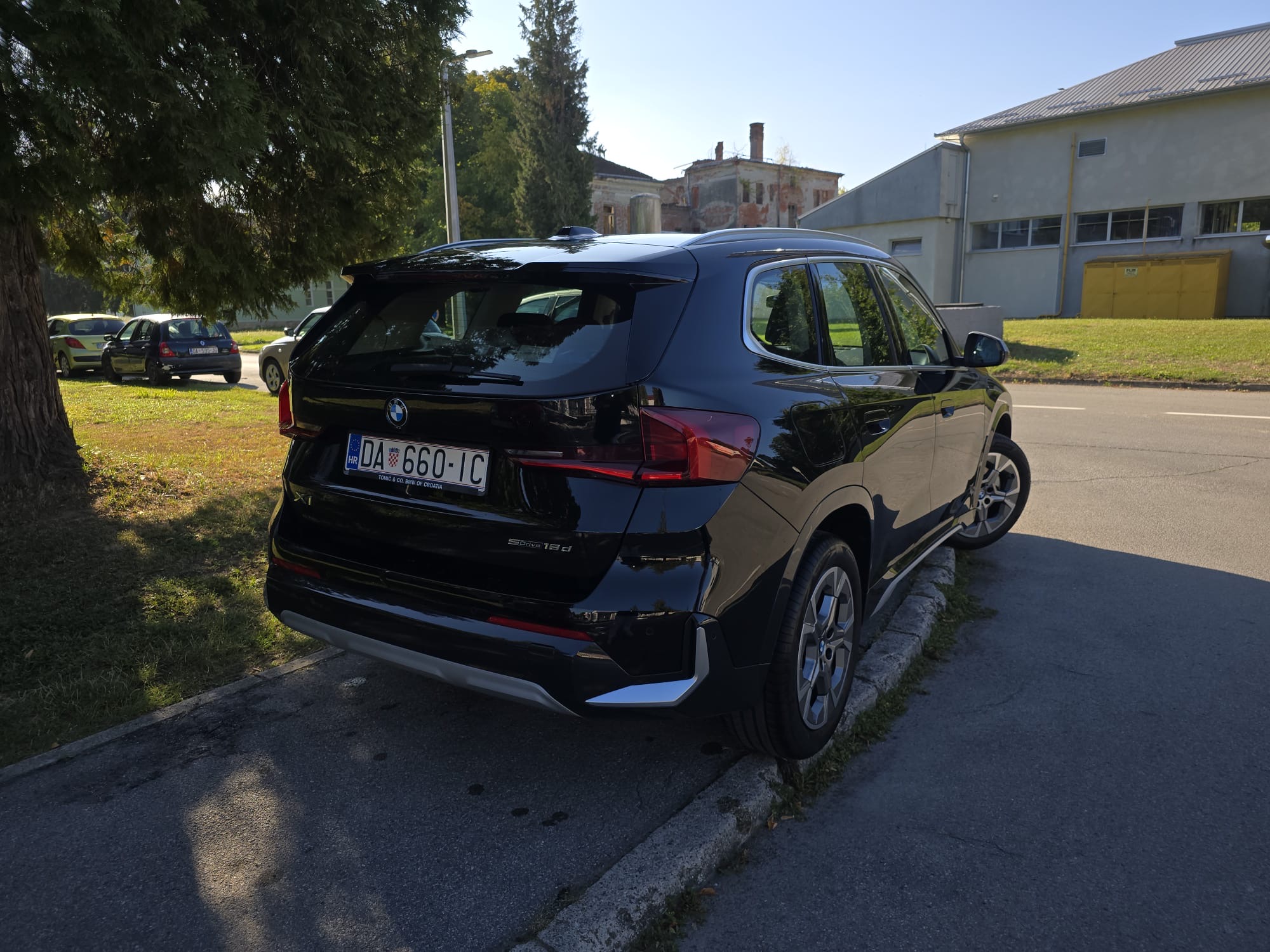 
								BMW X1 sDrive Kupljen Nov U HR full									