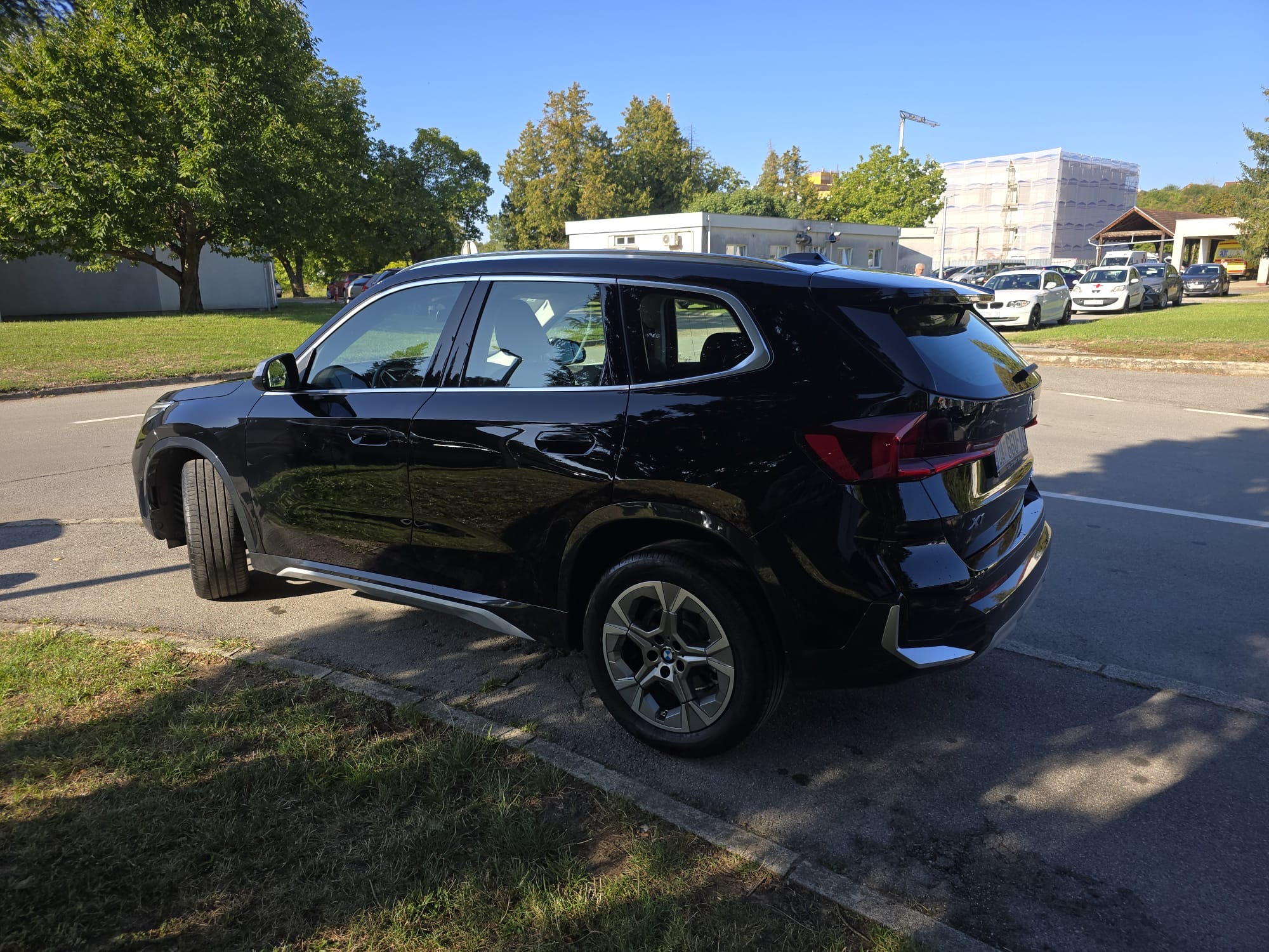 
								BMW X1 sDrive Kupljen Nov U HR full									