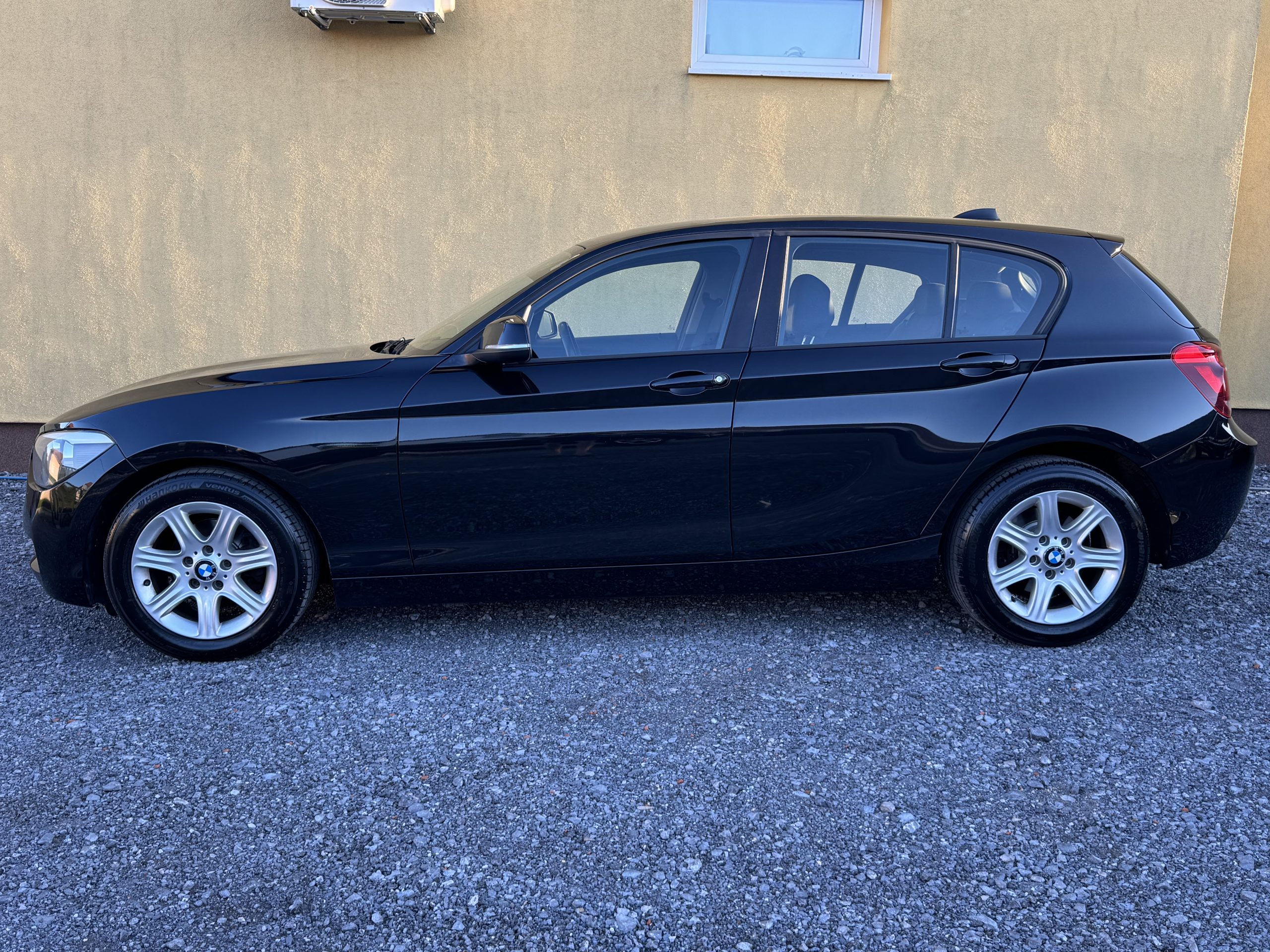 
								BMW serija 1 116d, Regan do 04/2027 full									