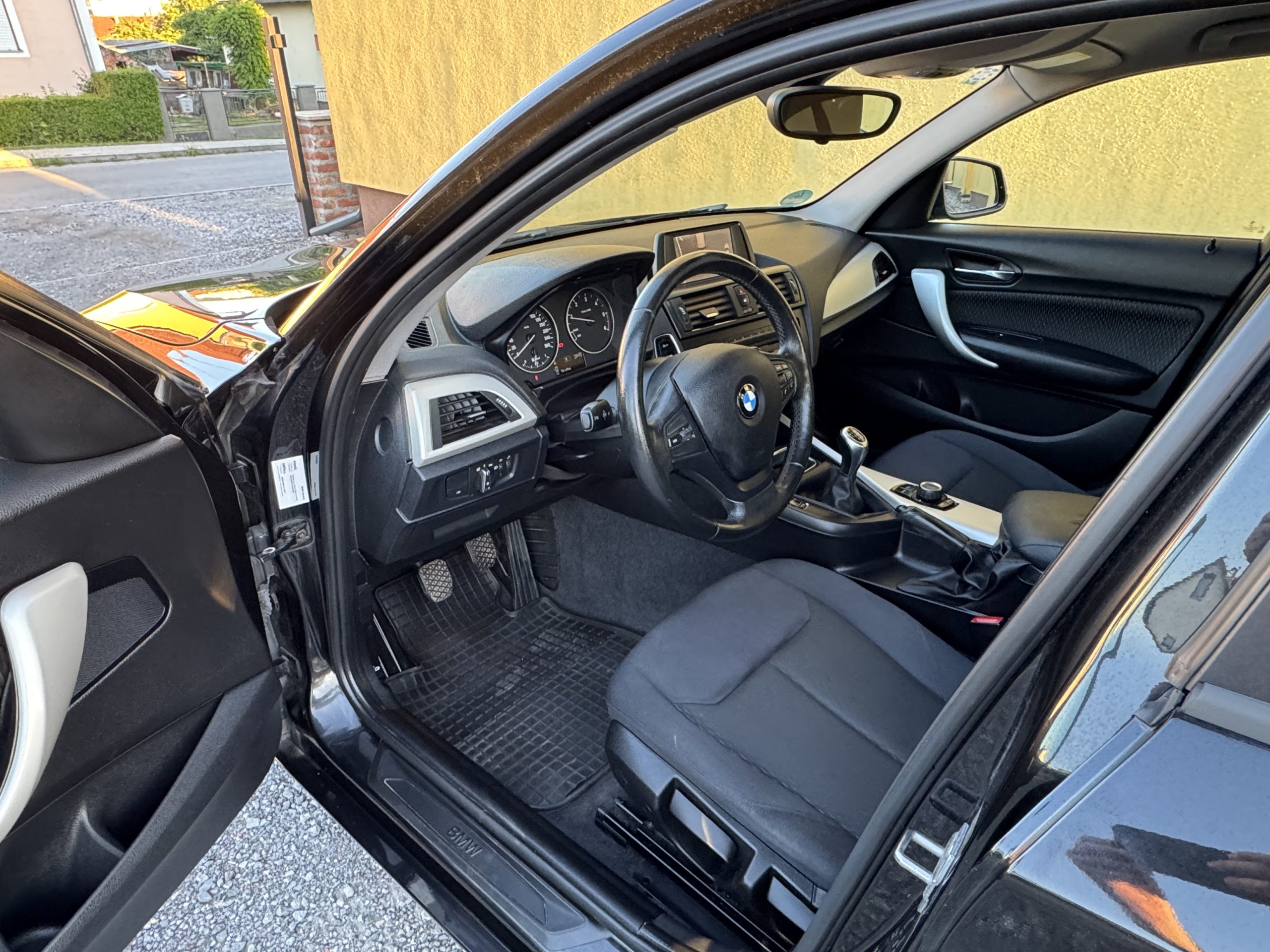 
								BMW serija 1 116d, Regan do 04/2027 full									