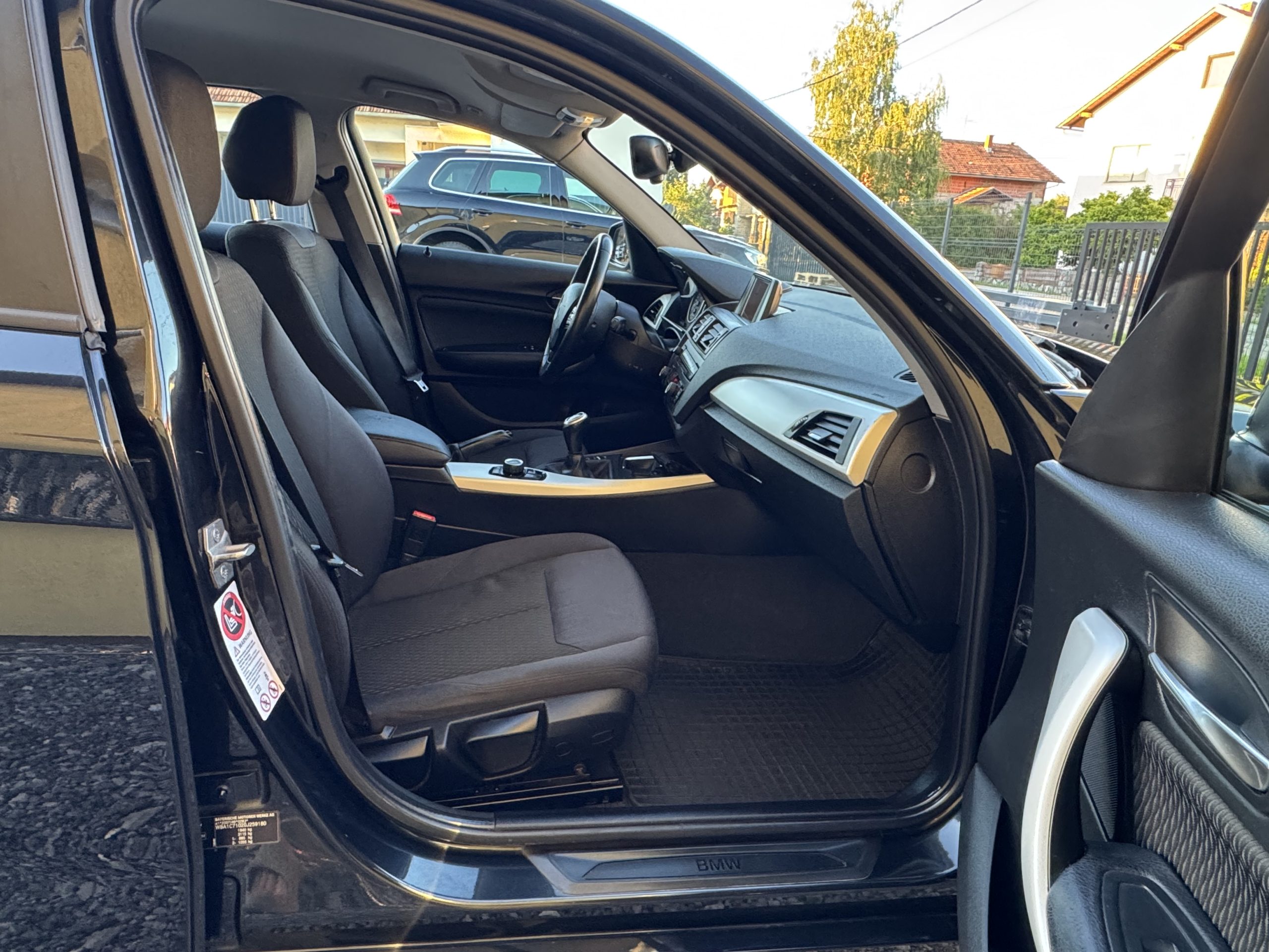 
								BMW serija 1 116d, Regan do 04/2027 full									
