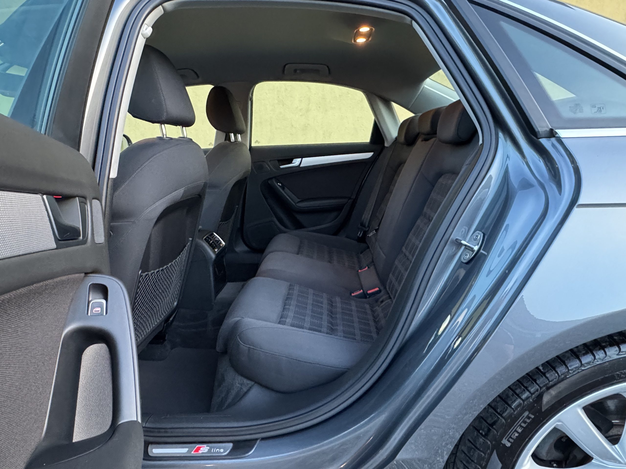 
								Audi A5 Sportback 2,0 TDI S-tronic, 3X S-line full									