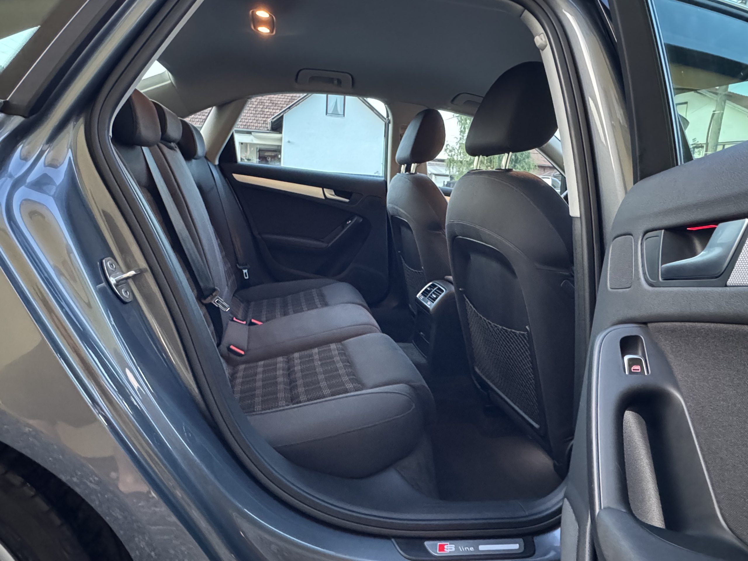 
								Audi A5 Sportback 2,0 TDI S-tronic, 3X S-line full									