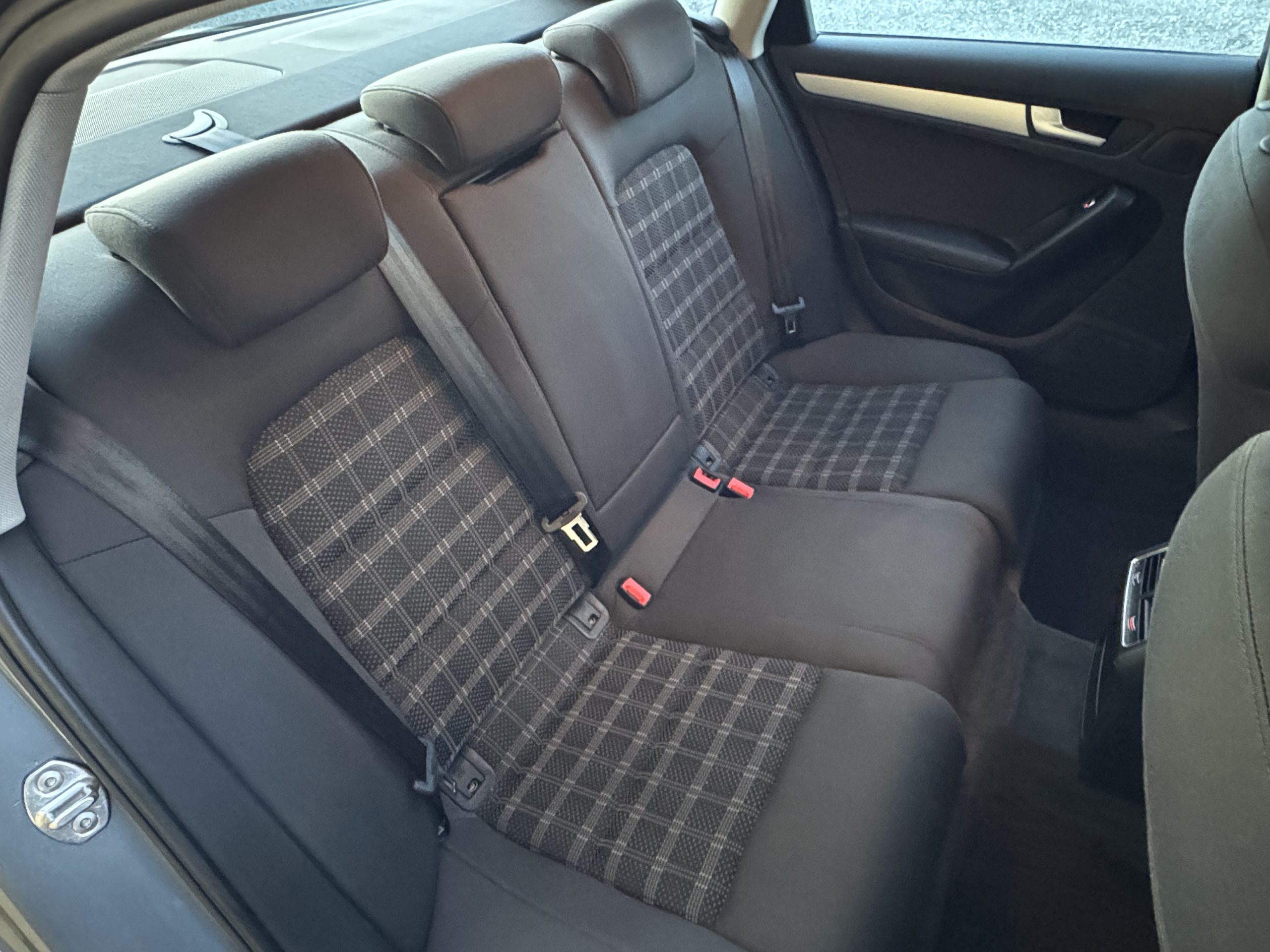 
								Audi A5 Sportback 2,0 TDI S-tronic, 3X S-line full									