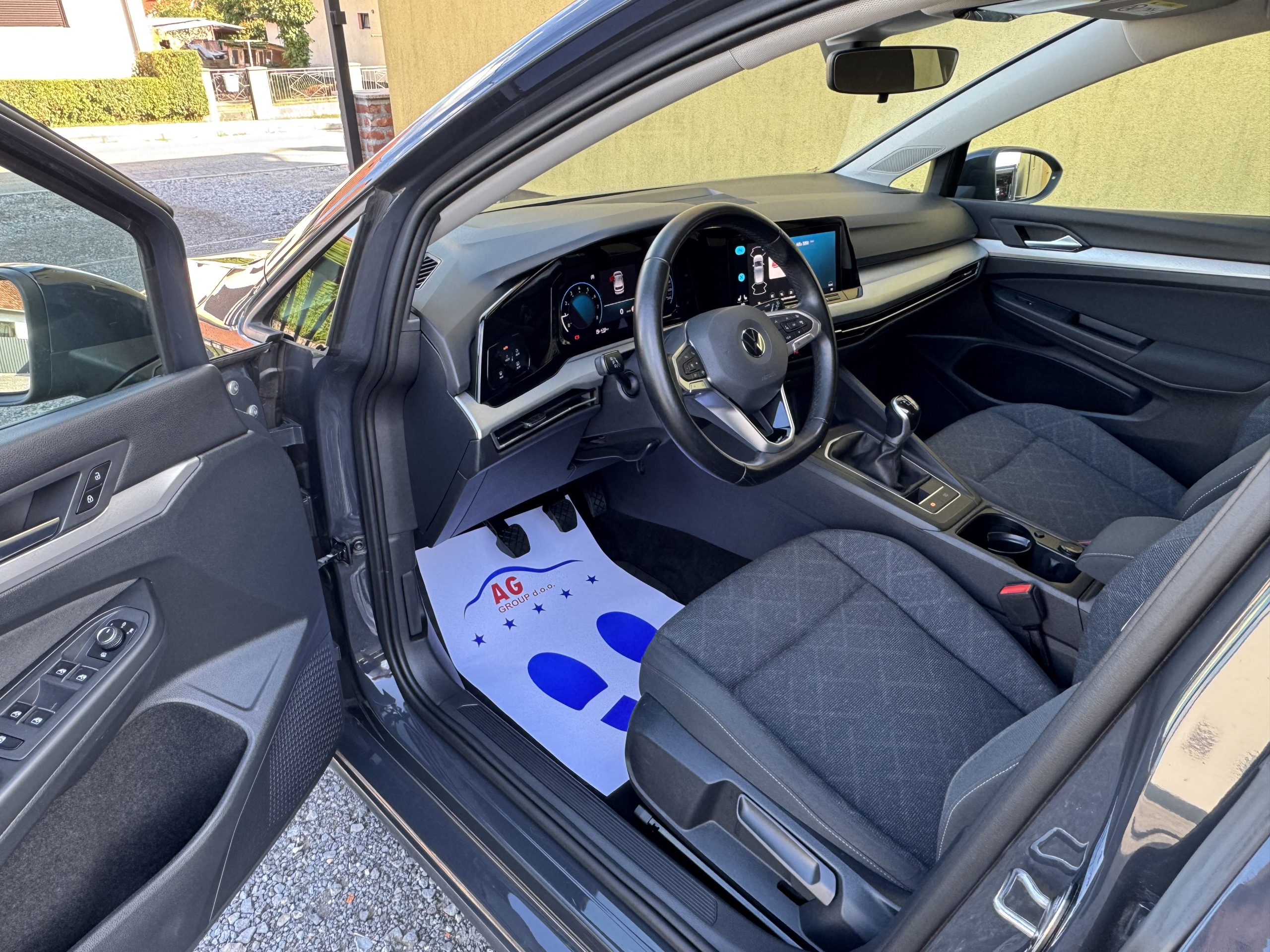 
								VW Golf 8 1,5 TSI Life Navi, ACC,LED full									