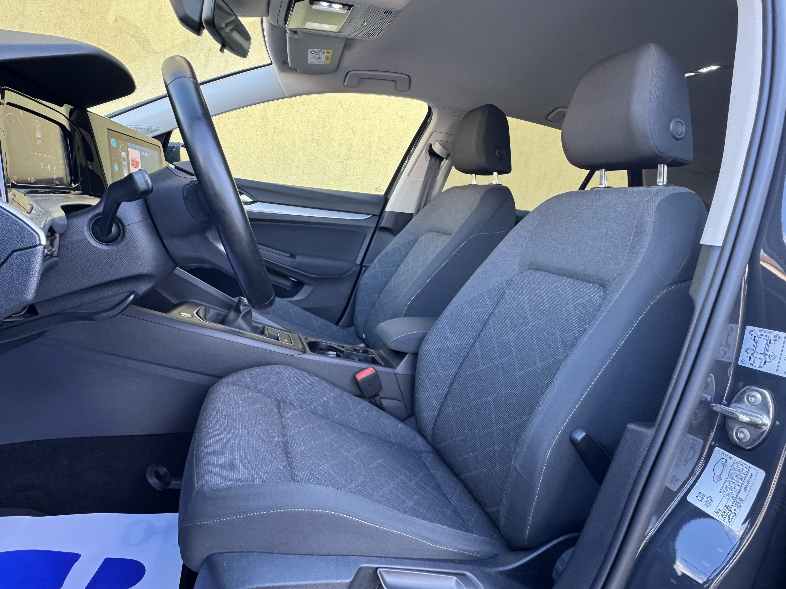 
								VW Golf 8 1,5 TSI Life Navi, ACC,LED full									