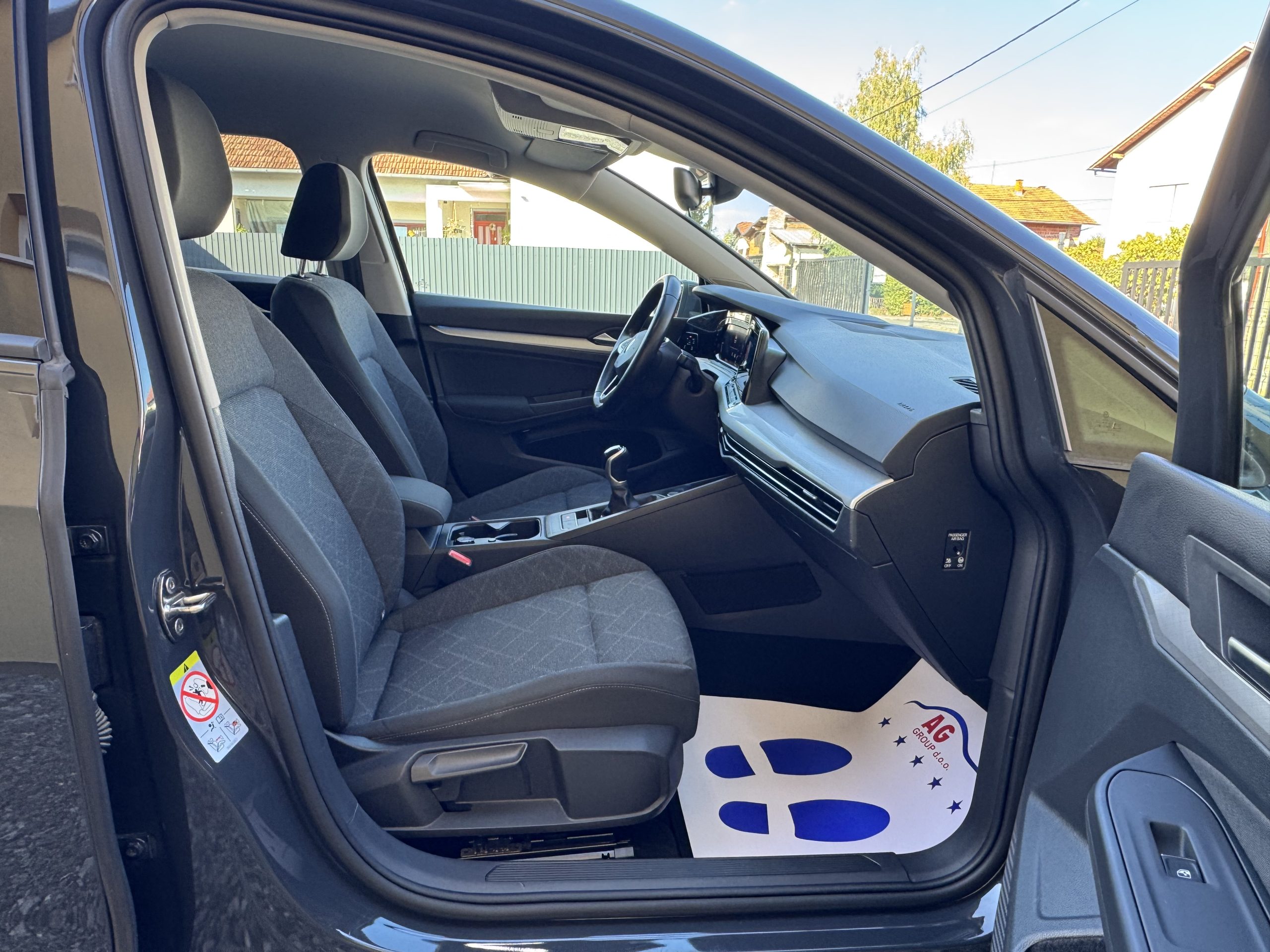 
								VW Golf 8 1,5 TSI Life Navi, ACC,LED full									