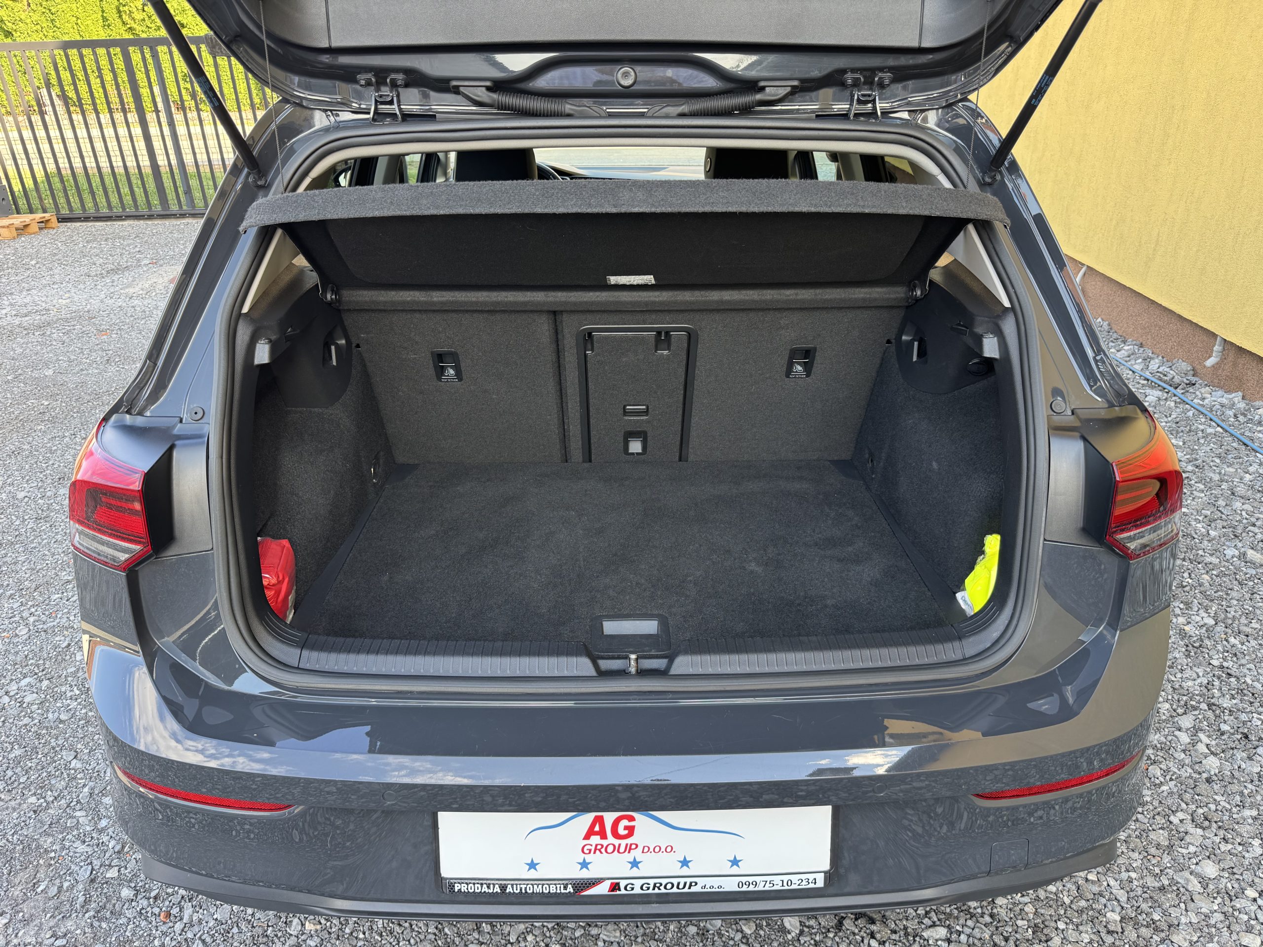 
								VW Golf 8 1,5 TSI Life Navi, ACC,LED full									