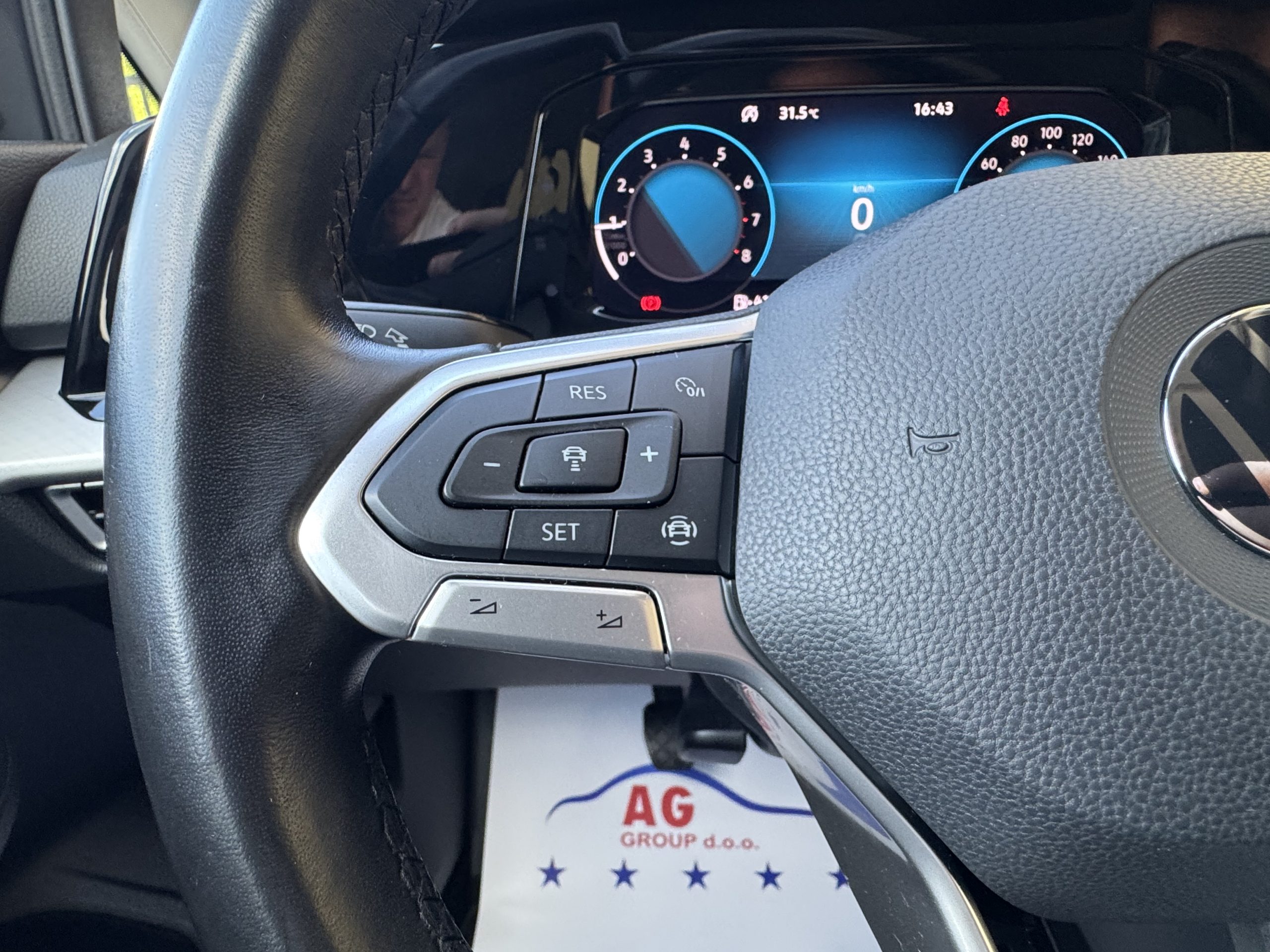 
								VW Golf 8 1,5 TSI Life Navi, ACC,LED full									