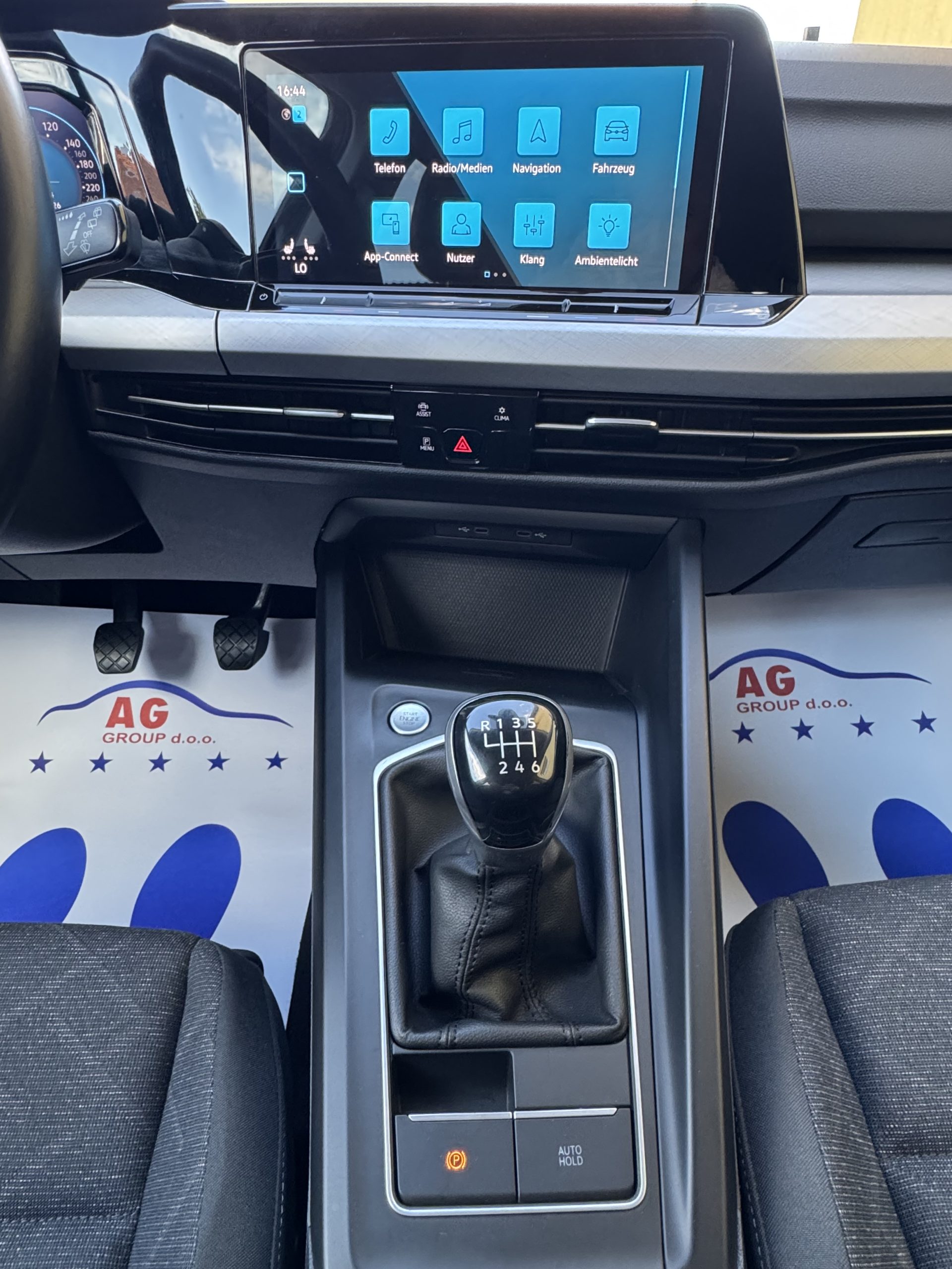 
								VW Golf 8 1,5 TSI Life Navi, ACC,LED full									