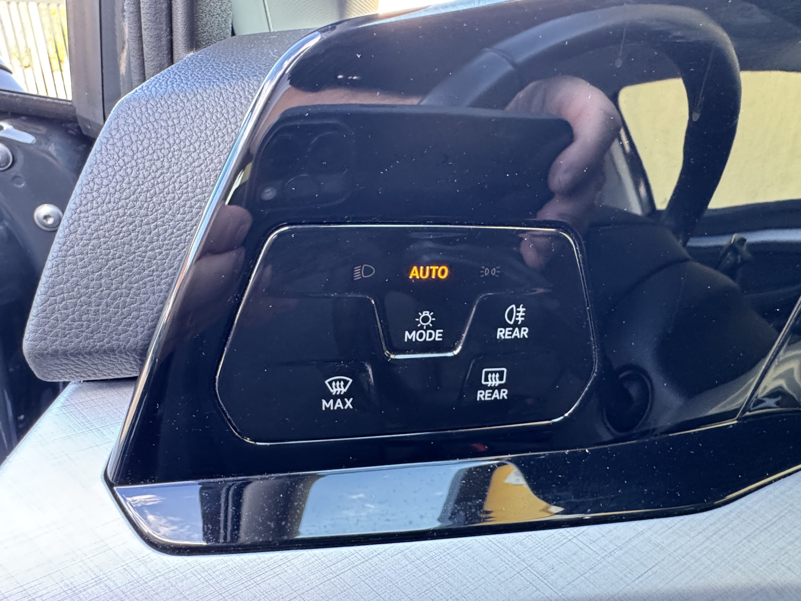 
								VW Golf 8 1,5 TSI Life Navi, ACC,LED full									
