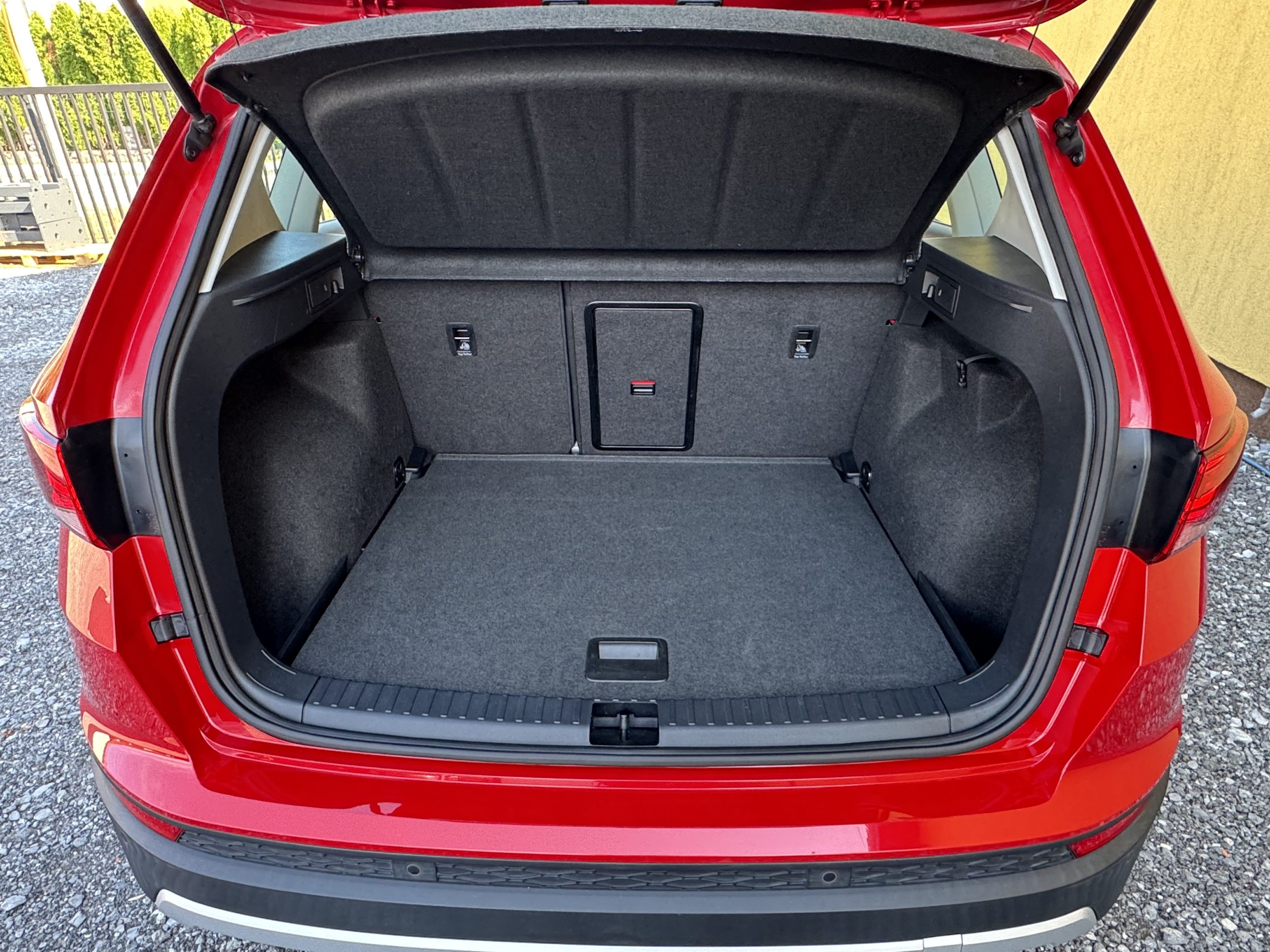 
								Seat Ateca 1,5 TSI 110 KW,ACC,PDC,Park Asistent full									