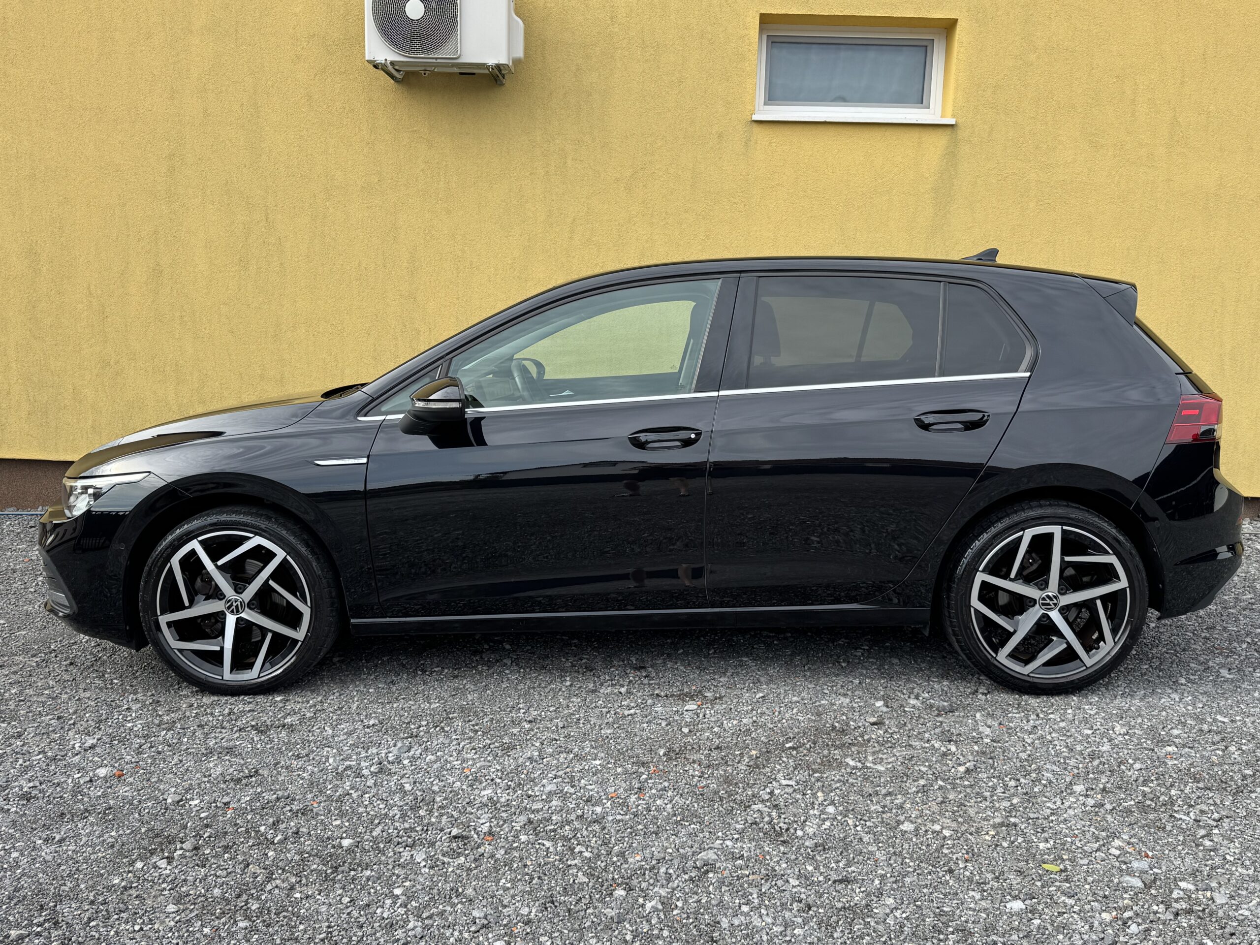 
								VW Golf 8 1,5 TSi Style,Navi,Kamera,ACC,Head up display full									