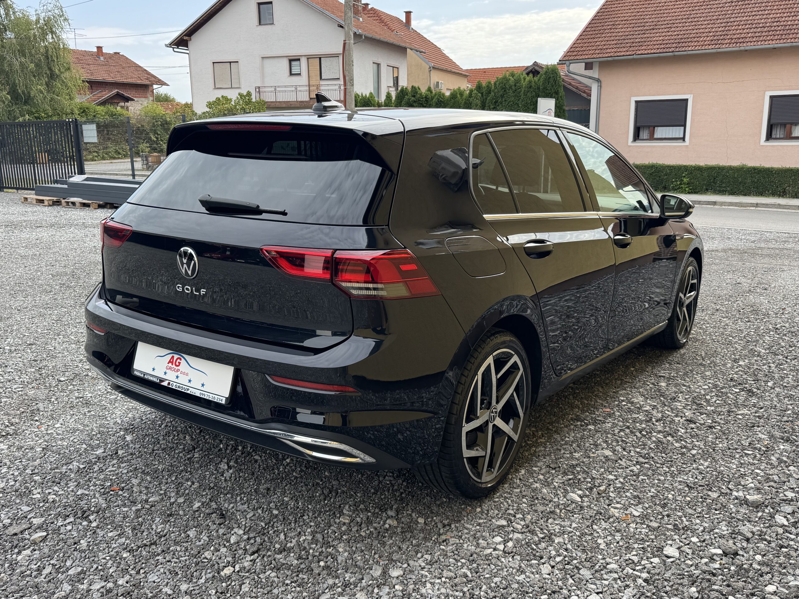 
								VW Golf 8 1,5 TSi Style,Navi,Kamera,ACC,Head up display full									