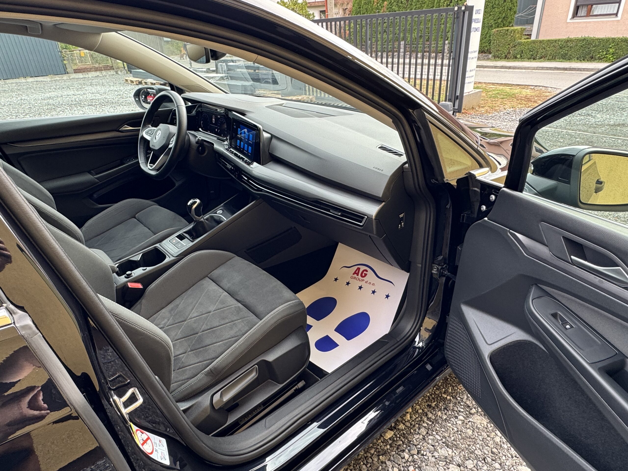 
								VW Golf 8 1,5 TSi Style,Navi,Kamera,ACC,Head up display full									