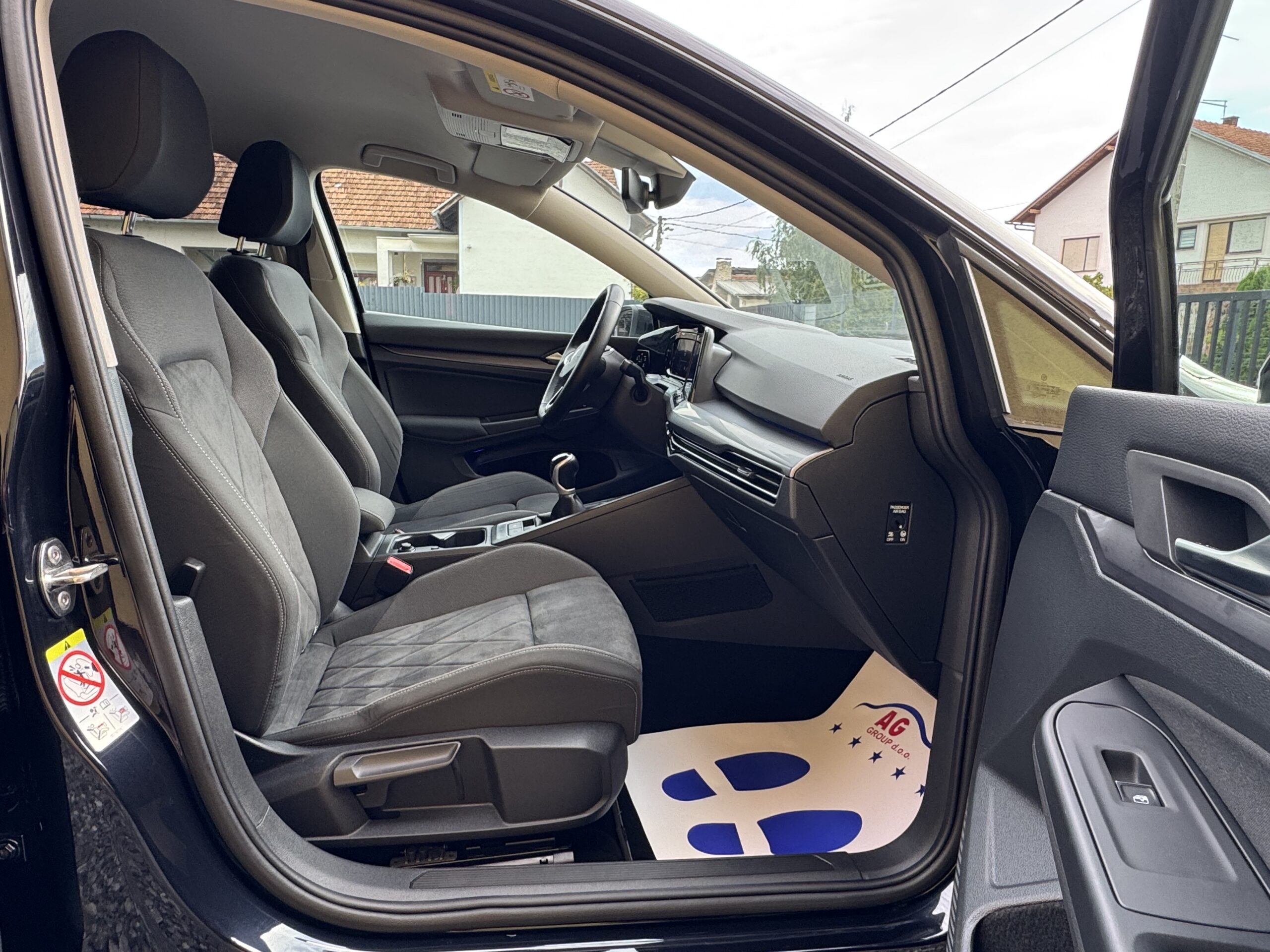 
								VW Golf 8 1,5 TSi Style,Navi,Kamera,ACC,Head up display full									