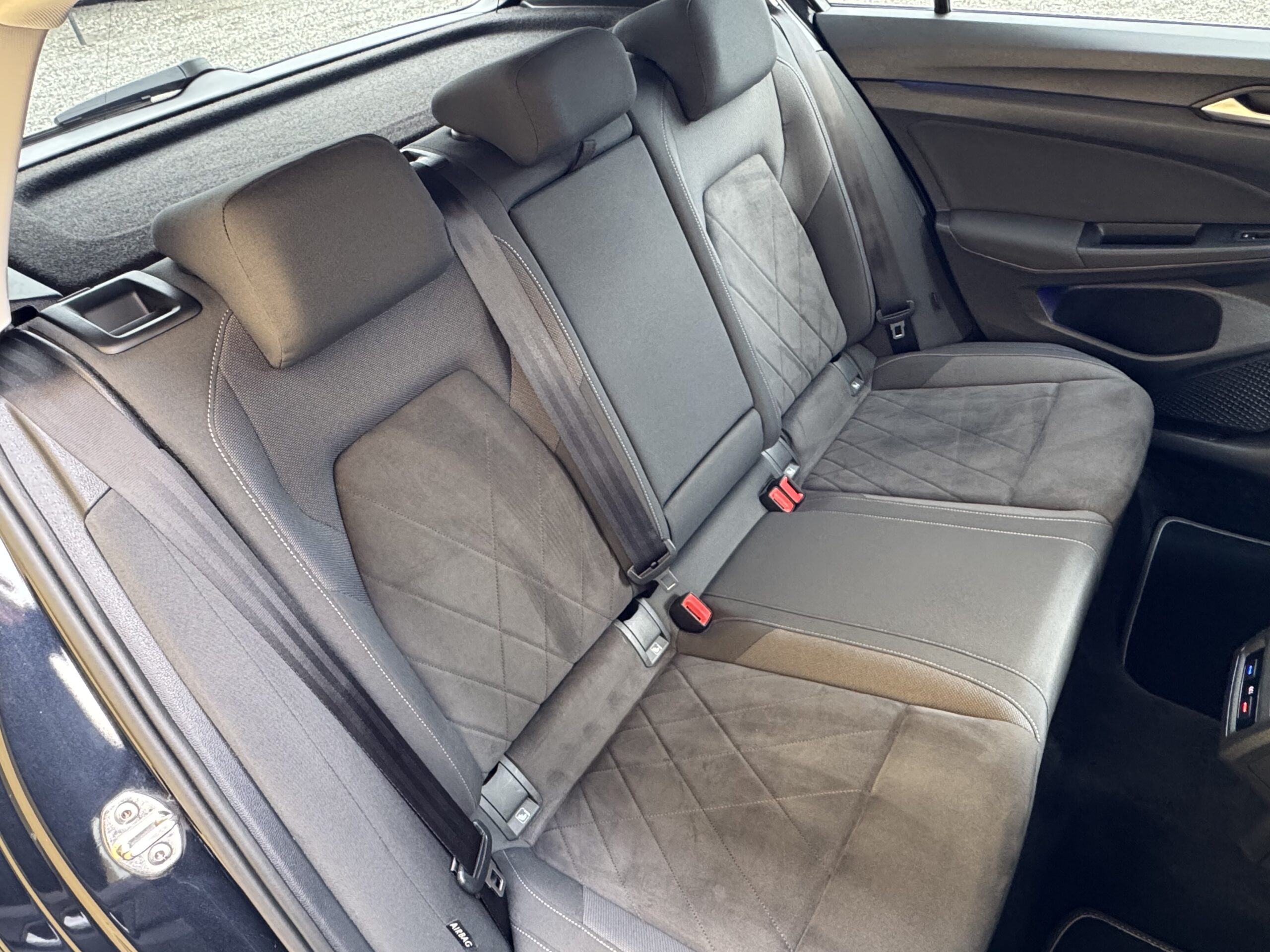 
								VW Golf 8 1,5 TSi Style,Navi,Kamera,ACC,Head up display full									
