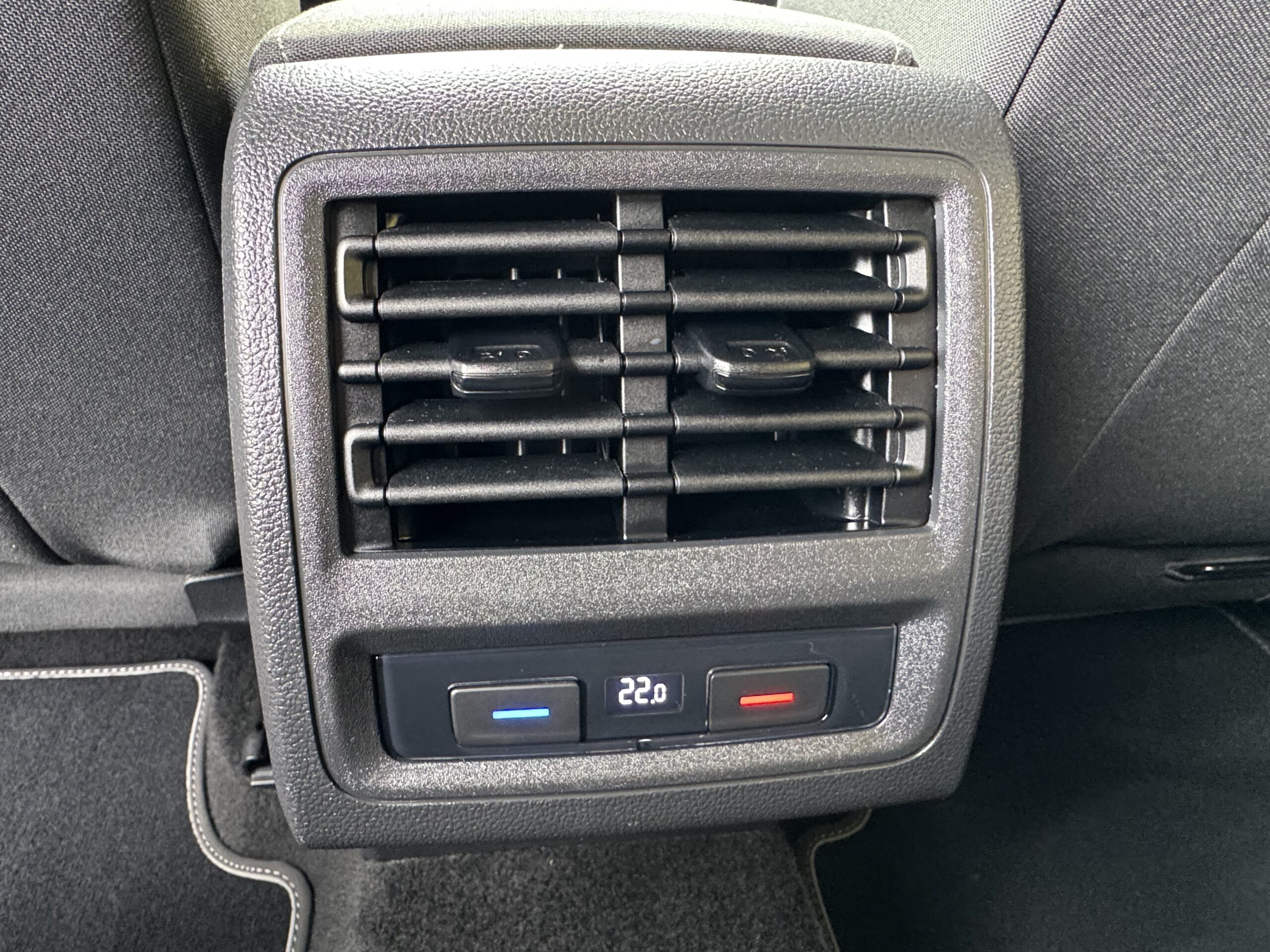 
								VW Golf 8 1,5 TSi Style,Navi,Kamera,ACC,Head up display full									