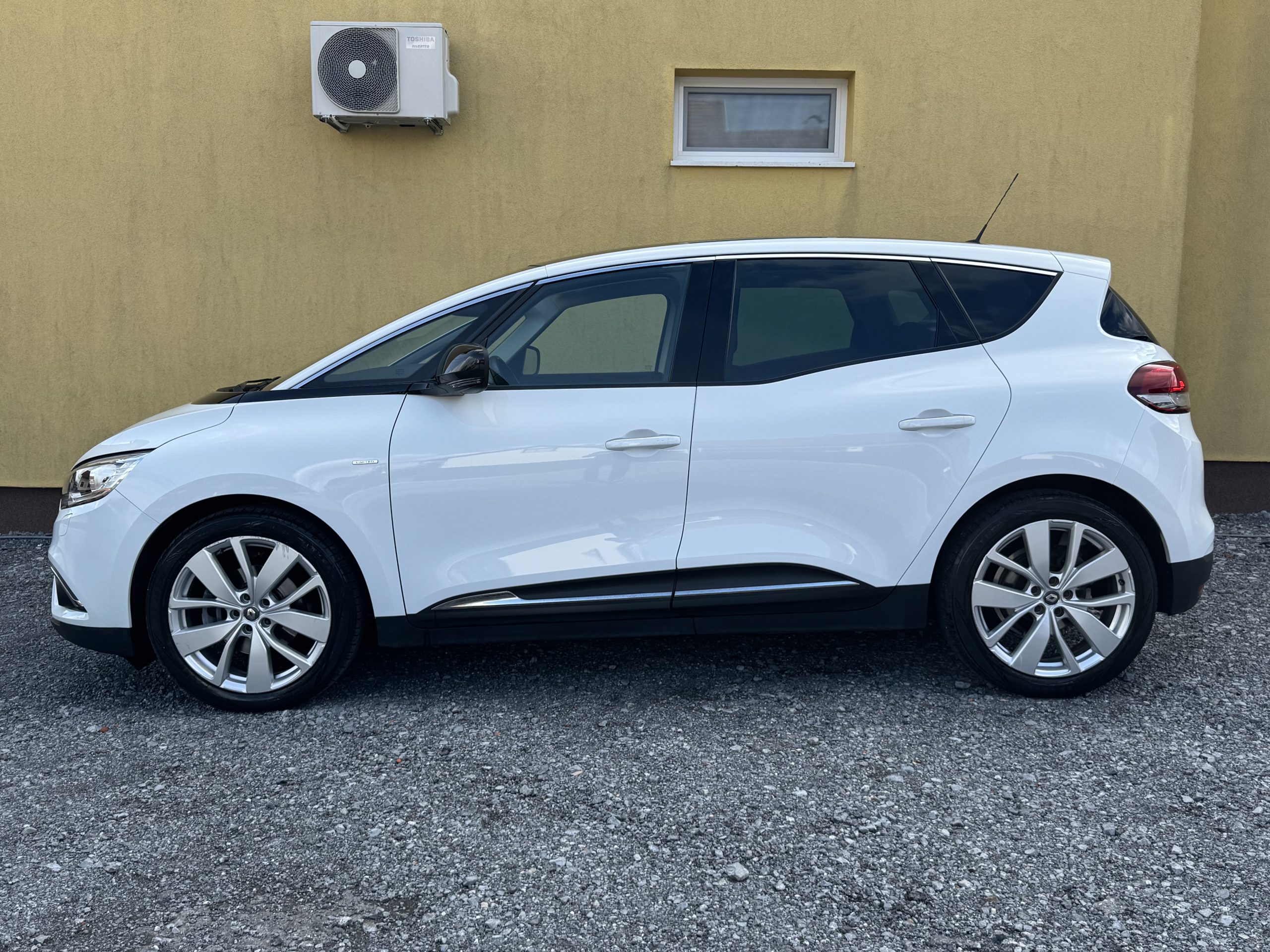 
								Renault Scenic 1,7 dci 120 KS, Panorama full									
