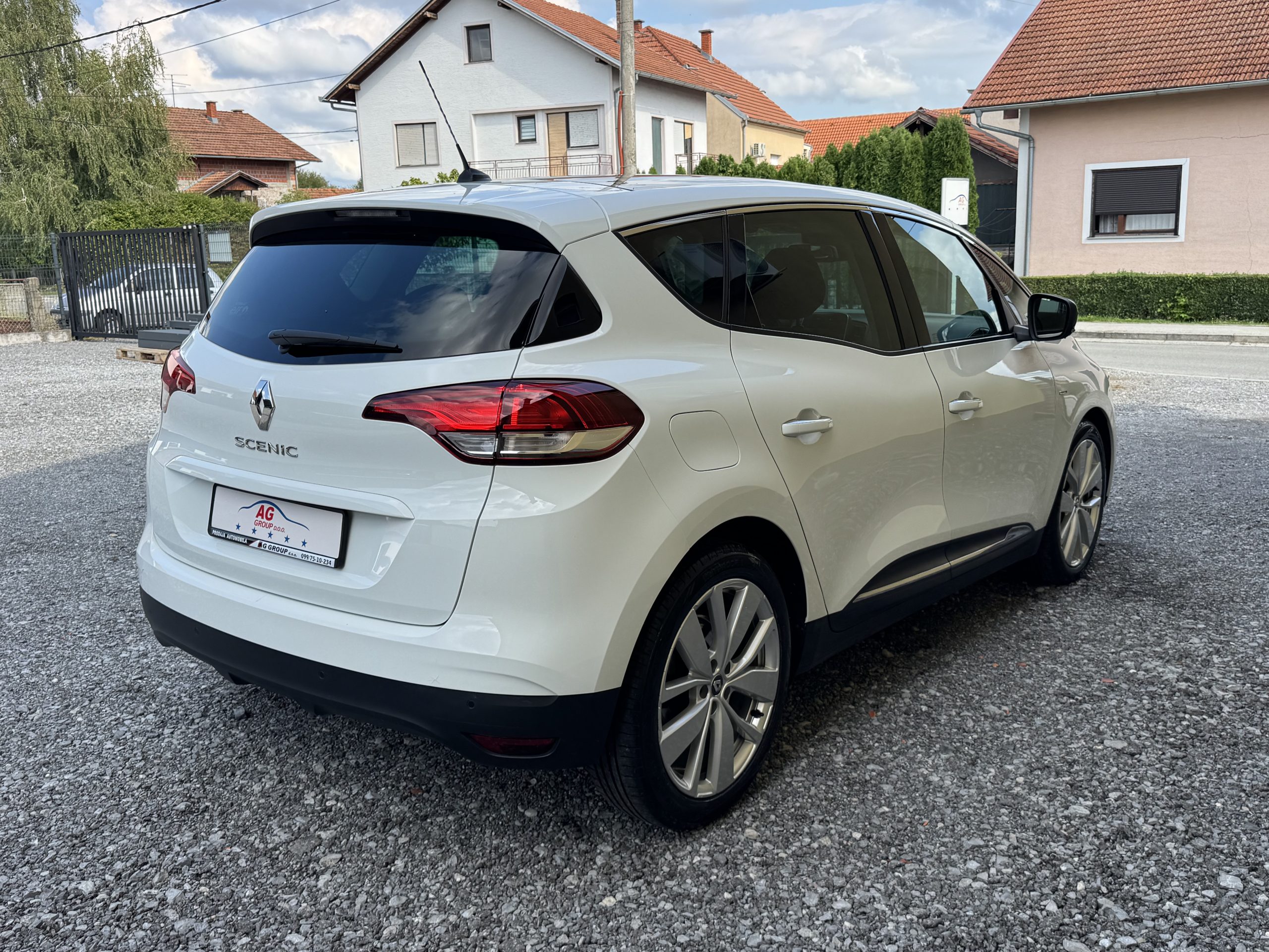 
								Renault Scenic 1,7 dci 120 KS, Panorama full									