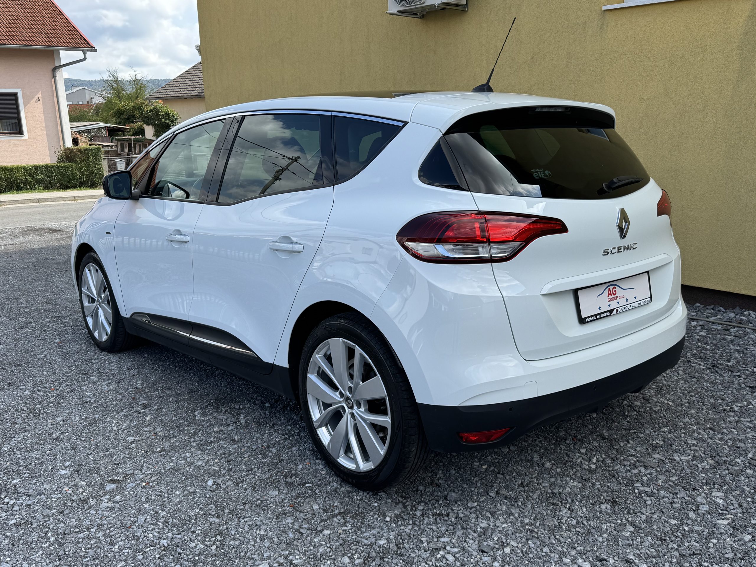 
								Renault Scenic 1,7 dci 120 KS, Panorama full									