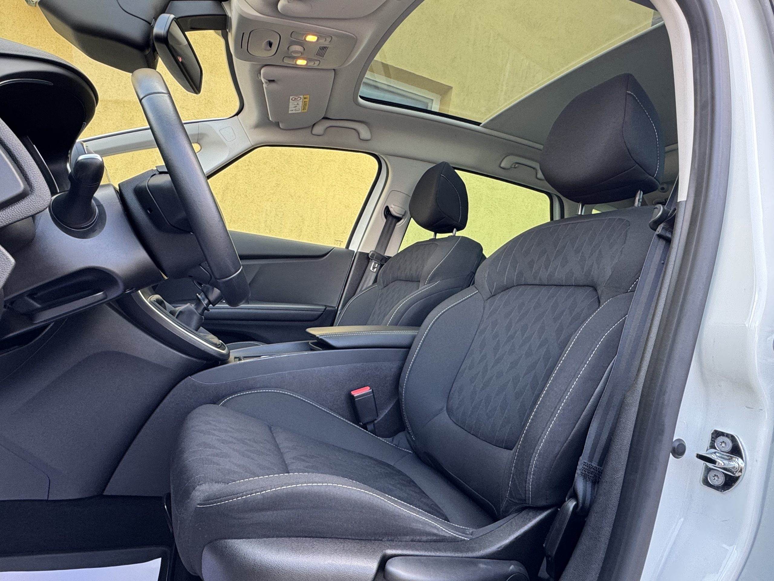 
								Renault Scenic 1,7 dci 120 KS, Panorama full									