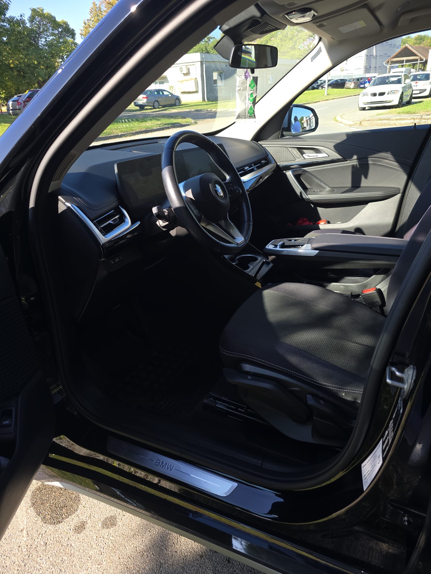 
								BMW X1 sDrive Kupljen Nov U HR full									